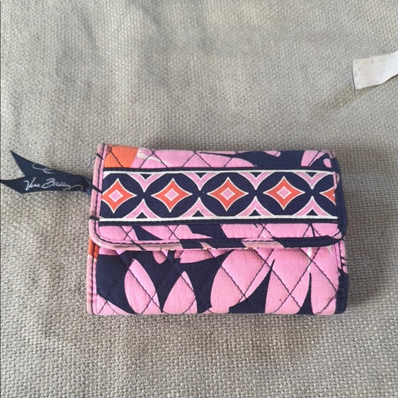 Vera Bradley Pink Patterned Women's Bag - Picture 1 of 10